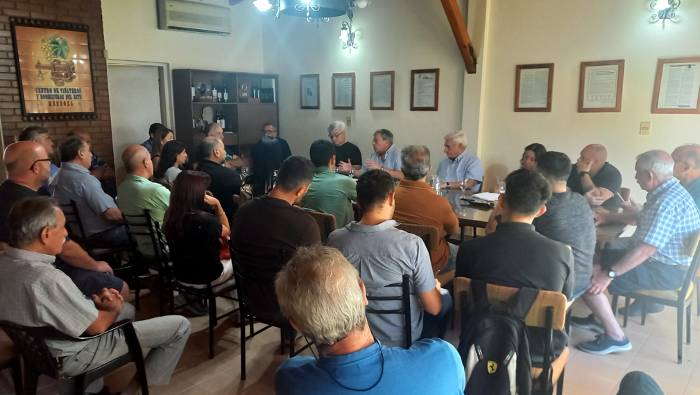 Foto para: Visita del Presidente del Instituto Nacional de Vitivinicultura 