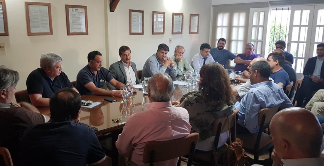 Foto para: El gobernador electo Rodolfo Suárez, el vicegobernador Mario Abed y el Dr. Raúl Rufeil visitaron la Entidad. 